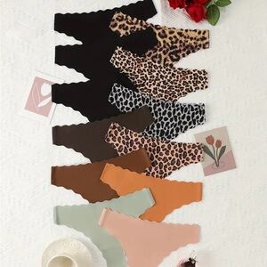 5️⃣8️⃣. 12 Seamless Animal Print and Solid Color Thong sets